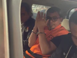 Keluar dari KPK dengan Rompi Oranye dan Tangan Diborgol, Sirajudin Lasena Resmi Tersangka